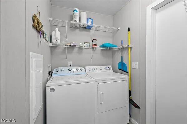 $2,300 | 1747 Beverly Drive, Naples, FL 34114