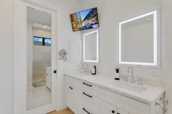 $849,500 | 13322 Galleria Circle, Austin, TX 78738