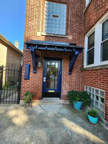 $1,400 | 7553 South Luella Avenue, Chicago, IL 60649