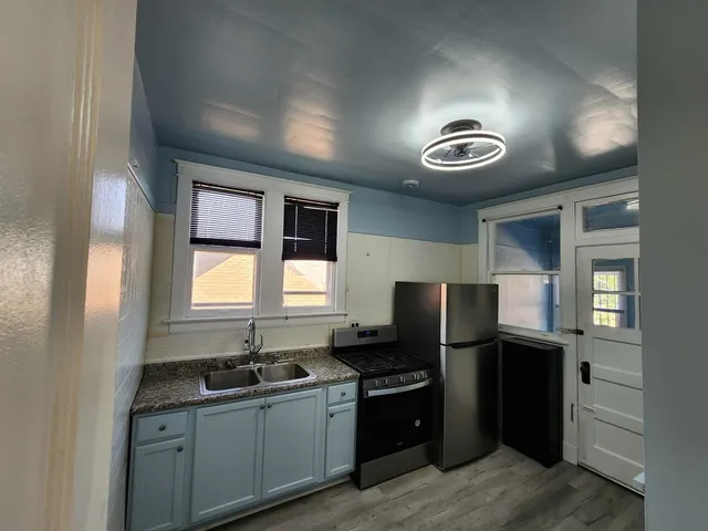 $1,400 | 7553 South Luella Avenue, Chicago, IL 60649