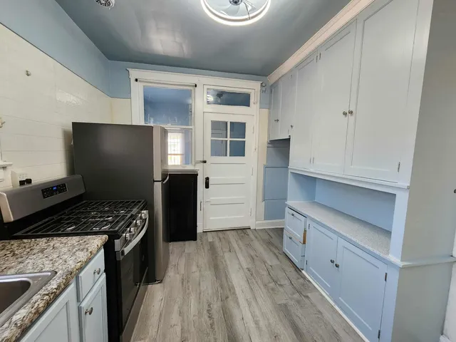 $1,400 | 7553 South Luella Avenue, Chicago, IL 60649