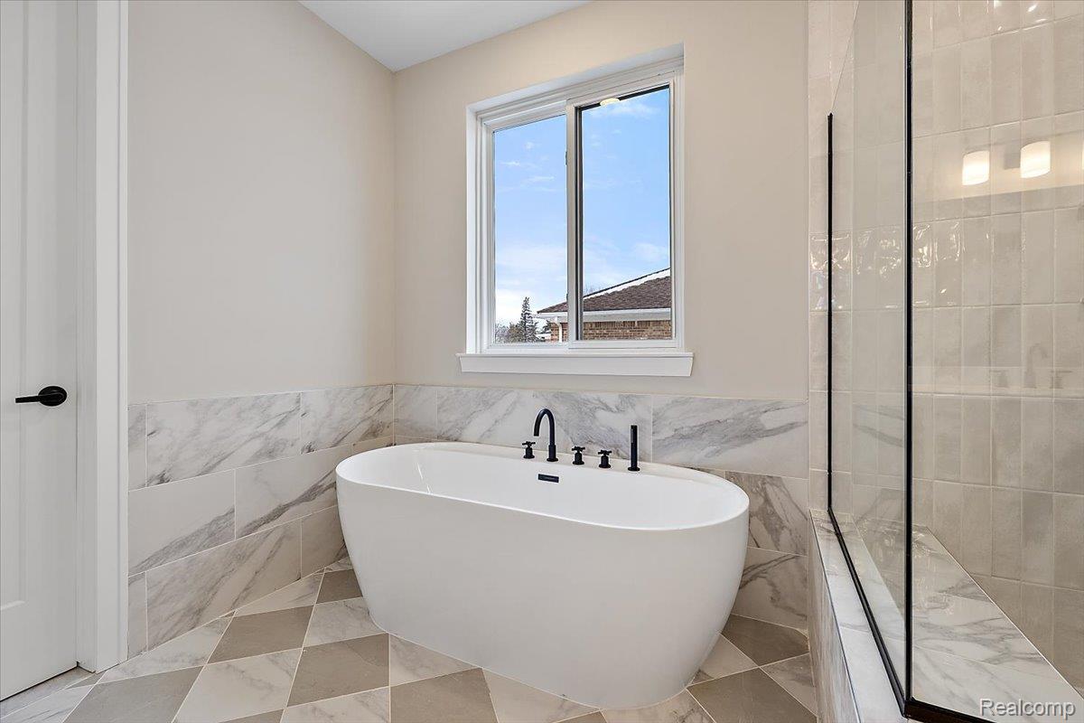53650 Romeo Plank Road Macomb, MI 48042 - Photo 28 of 64 47-53650 Romeo Plank-47.jpg