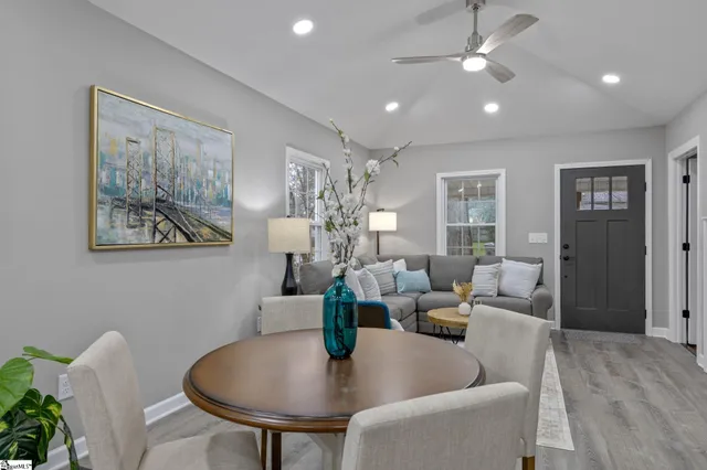 $284,900 | 9 Brooks Avenue, Greenville, SC 29617