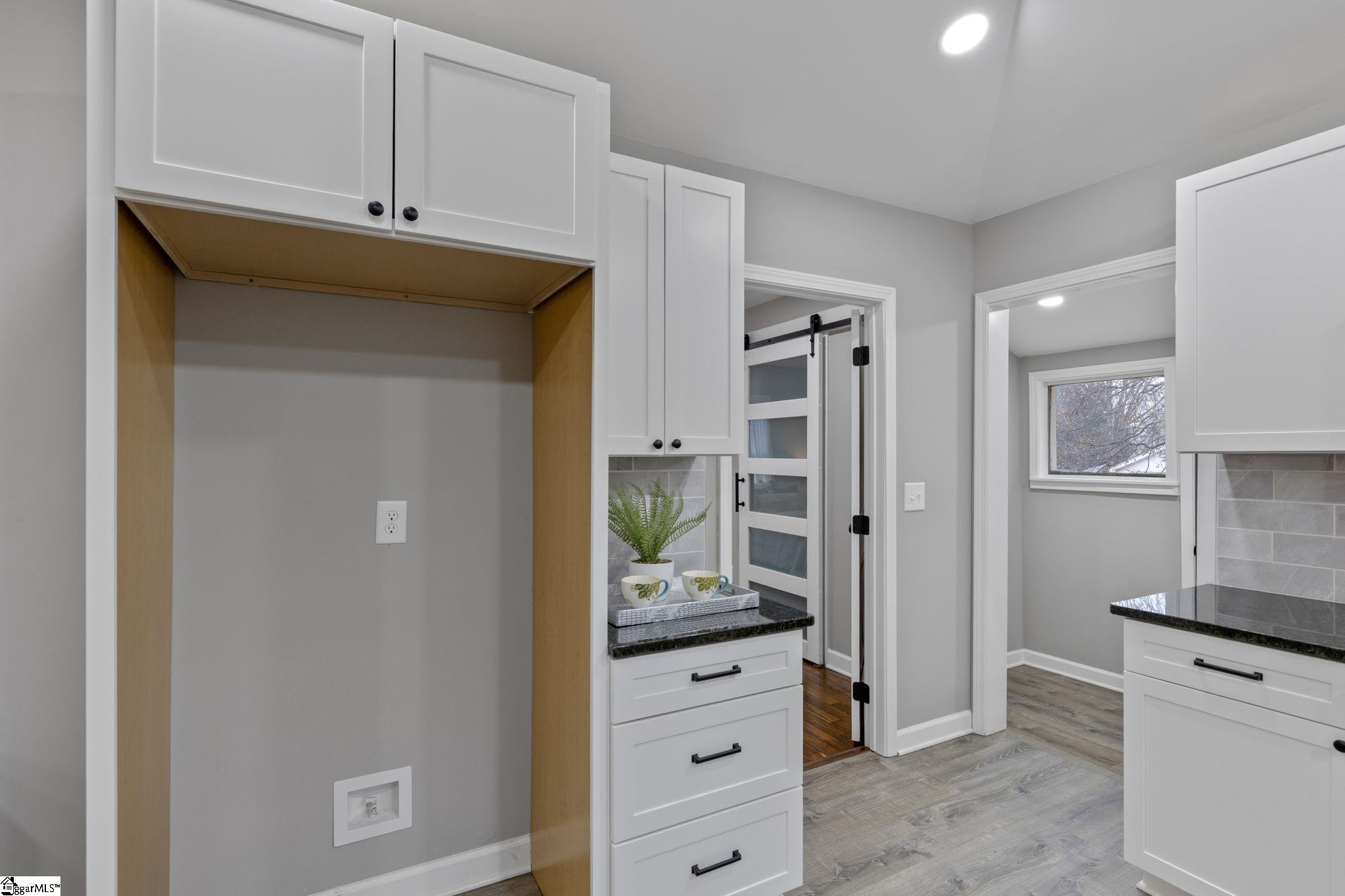 9 Brooks Avenue Greenville, SC 29617 - Photo 13 of 31