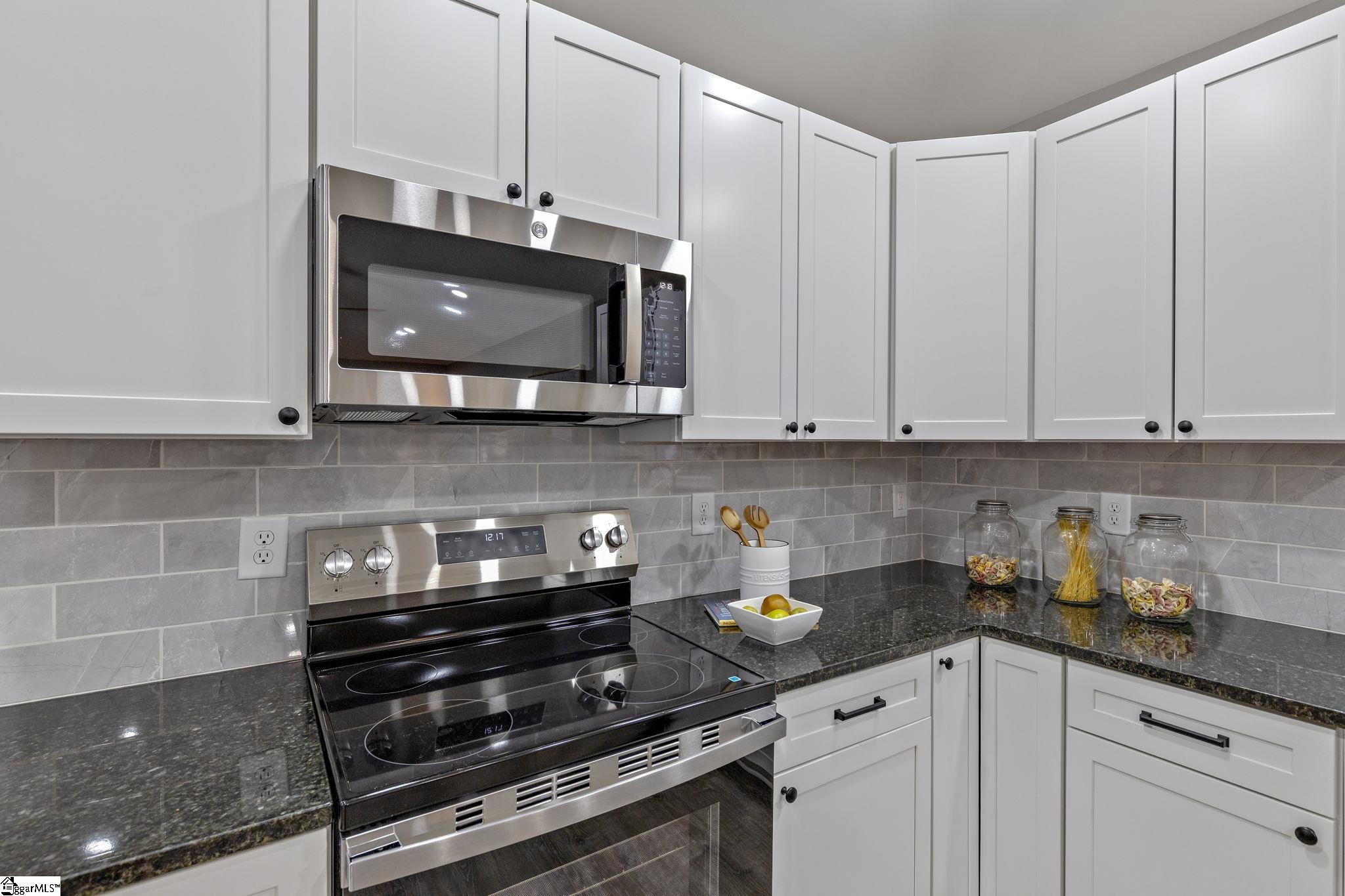 9 Brooks Avenue Greenville, SC 29617 - Photo 16 of 31