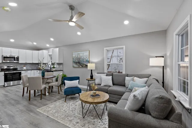 $284,900 | 9 Brooks Avenue, Greenville, SC 29617