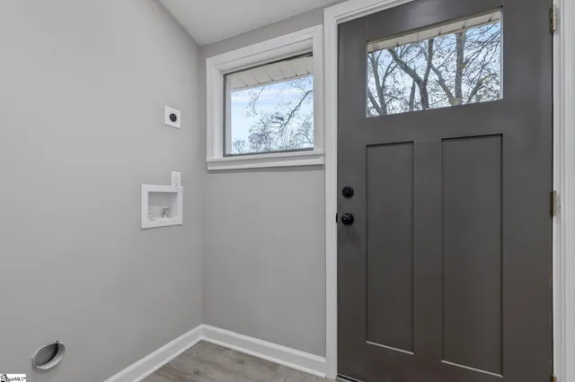 $284,900 | 9 Brooks Avenue, Greenville, SC 29617