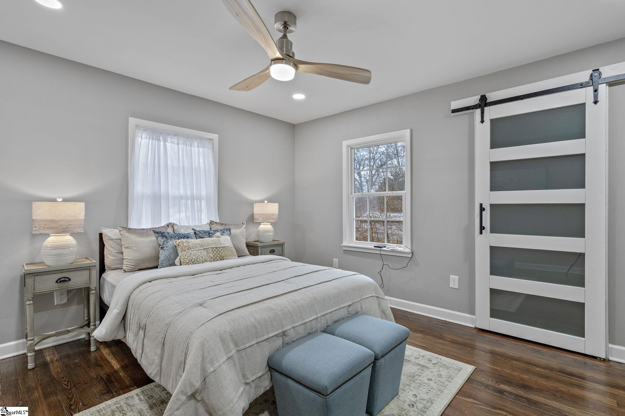 9 Brooks Avenue Greenville, SC 29617 - Photo 3 of 31