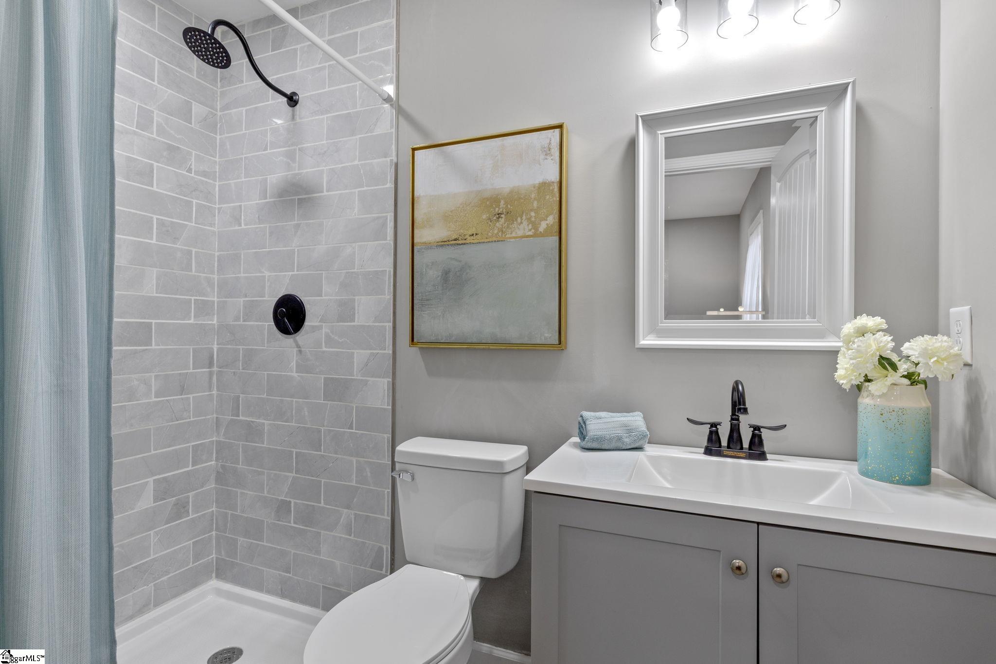 9 Brooks Avenue Greenville, SC 29617 - Photo 4 of 31