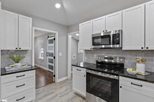 $284,900 | 9 Brooks Avenue, Greenville, SC 29617