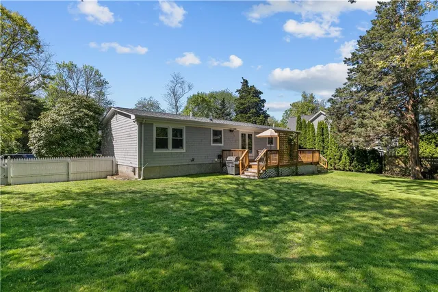 $2,750 | 46 Steamboat Street, Jamestown, RI 02835