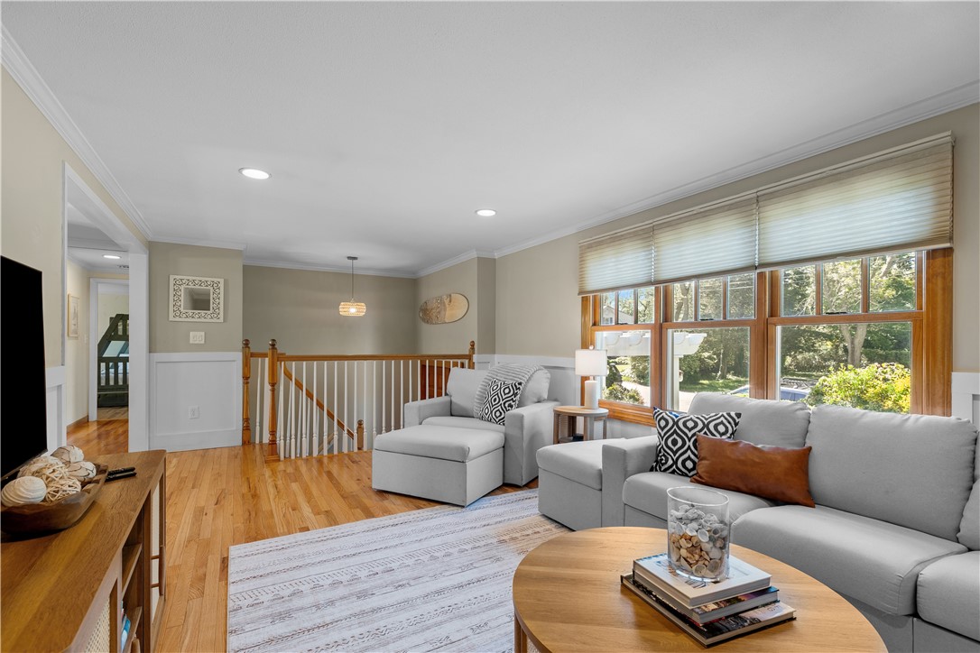 46 Steamboat Street Jamestown, RI 02835 - Photo 3 of 21