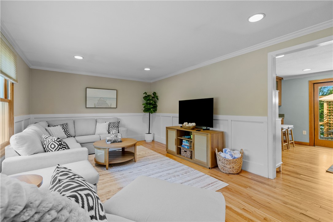 46 Steamboat Street Jamestown, RI 02835 - Photo 5 of 21