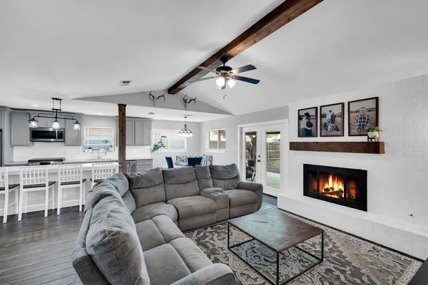 $399,000 | 106 Hillcrest Drive, Midlothian, TX 76065