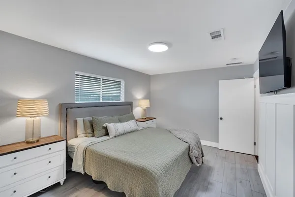 $399,000 | 106 Hillcrest Drive, Midlothian, TX 76065