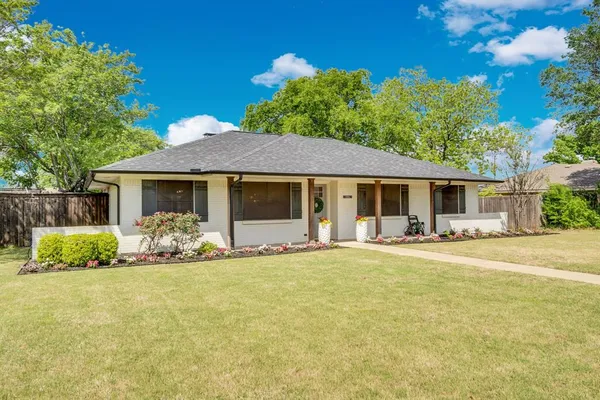 $399,000 | 106 Hillcrest Drive, Midlothian, TX 76065