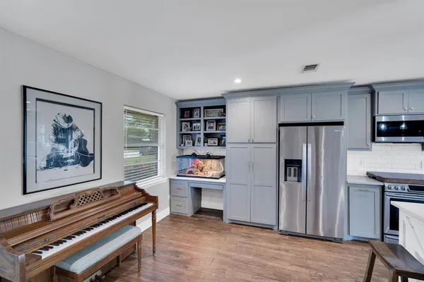 $399,000 | 106 Hillcrest Drive, Midlothian, TX 76065