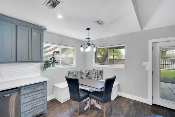 $399,000 | 106 Hillcrest Drive, Midlothian, TX 76065