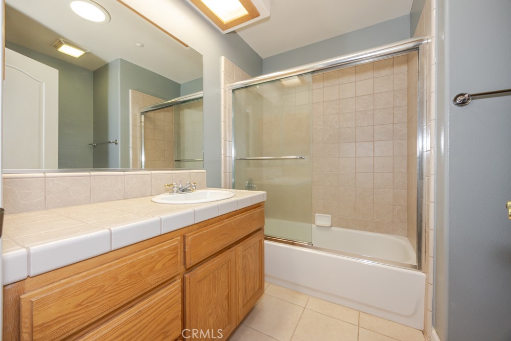 7084 Aster Road Oak Hills, CA 92344 - Photo 21 of 34 Hall Bath