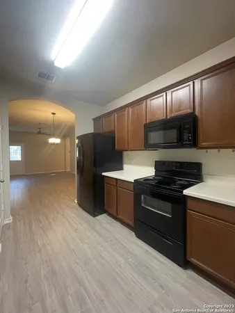 $1,800 | 7214 Sunny Day, San Antonio, TX 78240