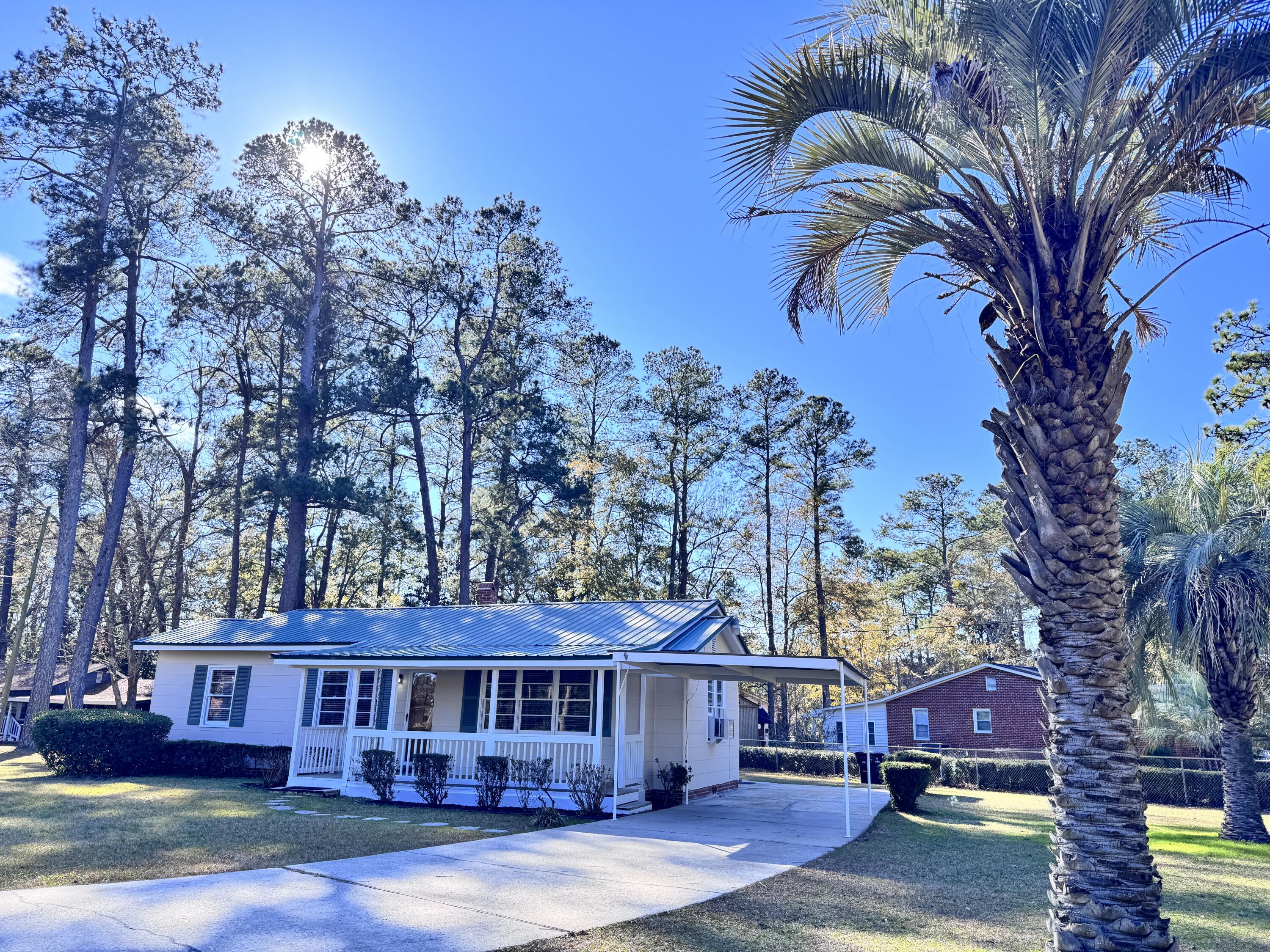 202 Briarwood Road Walterboro, SC 29488 - Photo 1 of 52 202 Briarwood Street
