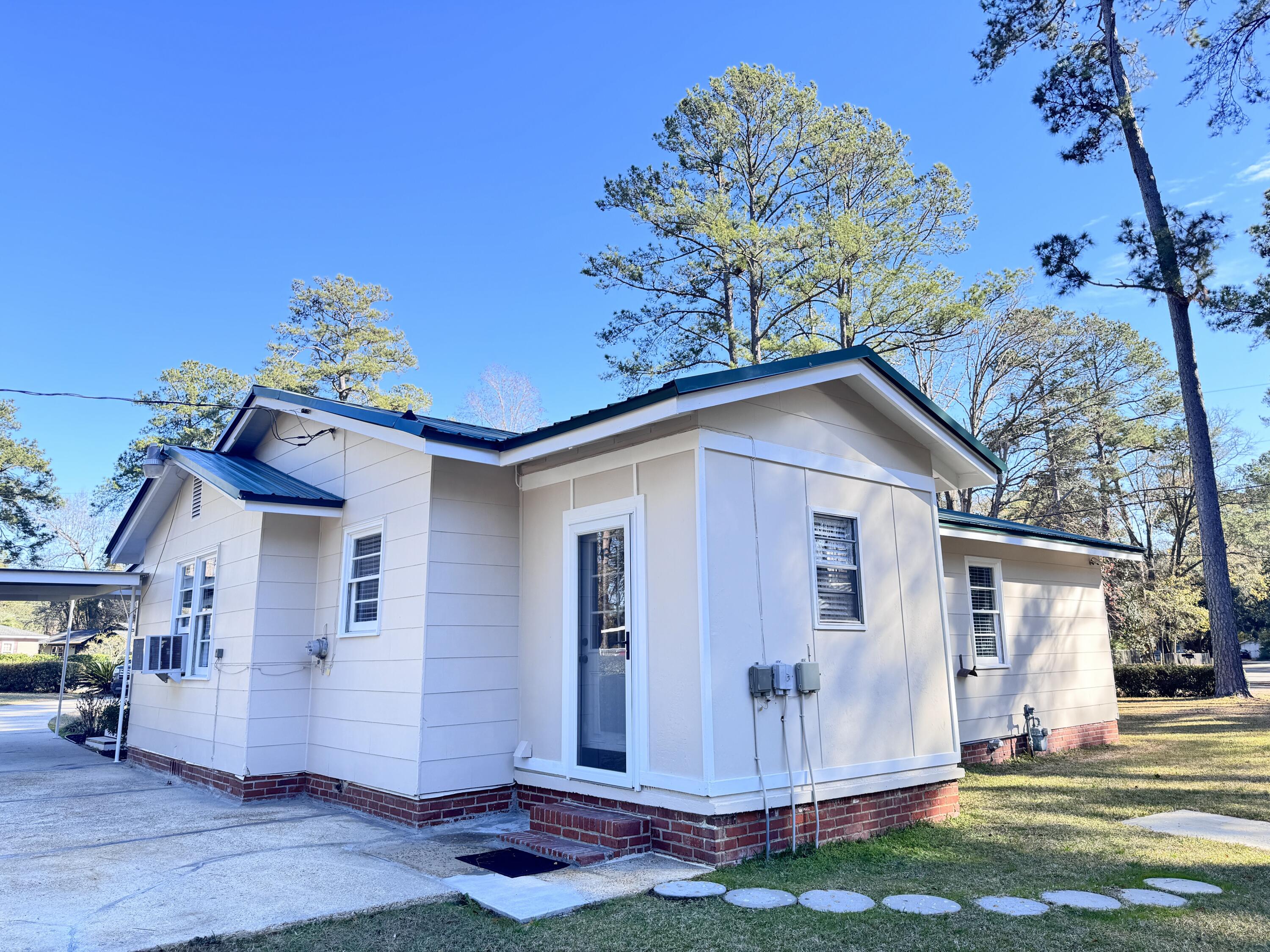 202 Briarwood Road Walterboro, SC 29488 - Photo 10 of 52 202 Briarwood Street