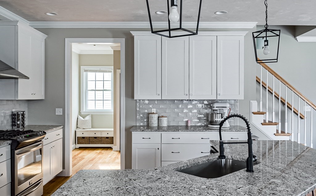39 Jordan Road Holden, MA 01520 - Photo 10 of 35 Gallery Image 10