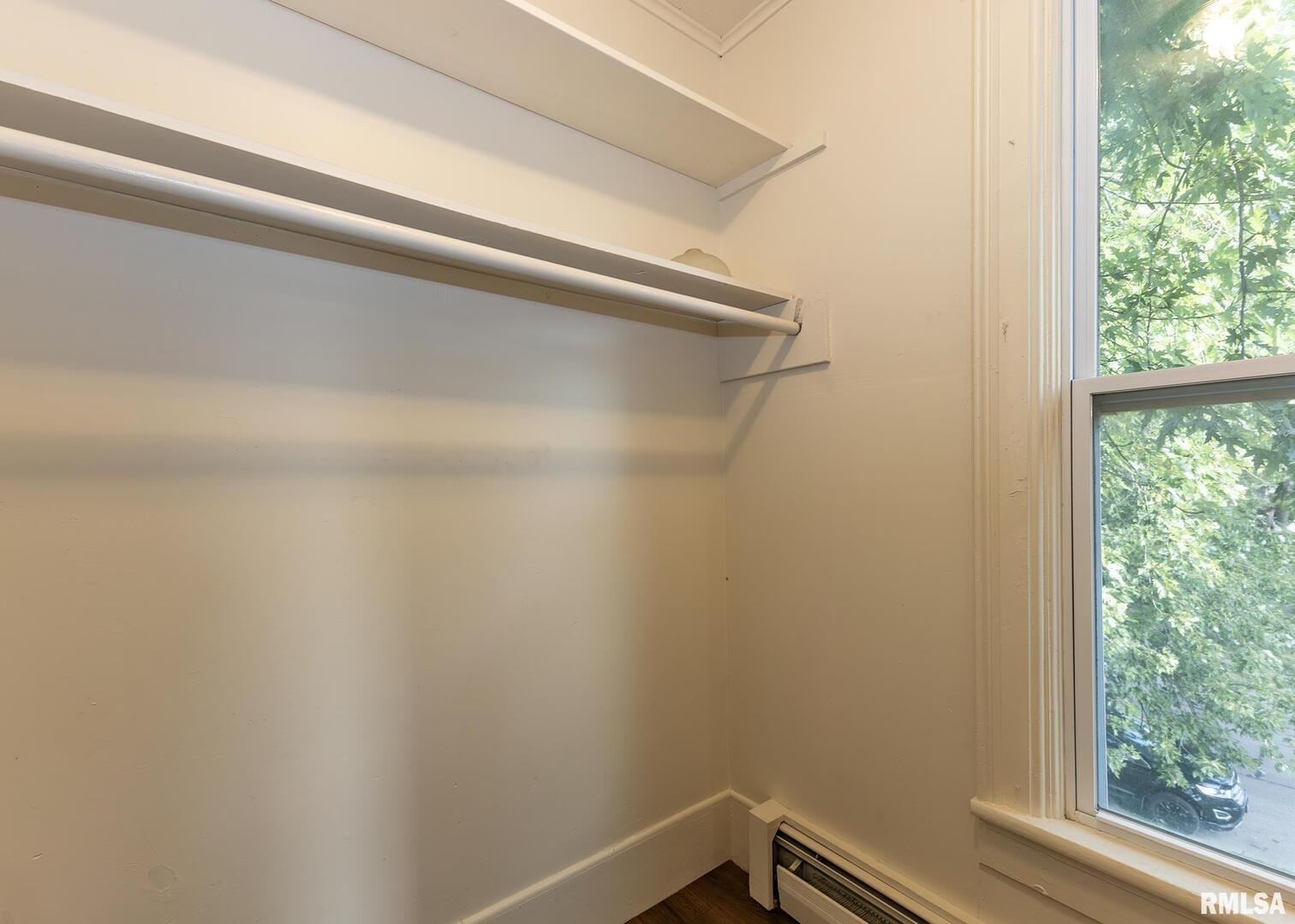 633 7th Avenue South Clinton, IA 52732 - Photo 13 of 19 a small space with a window