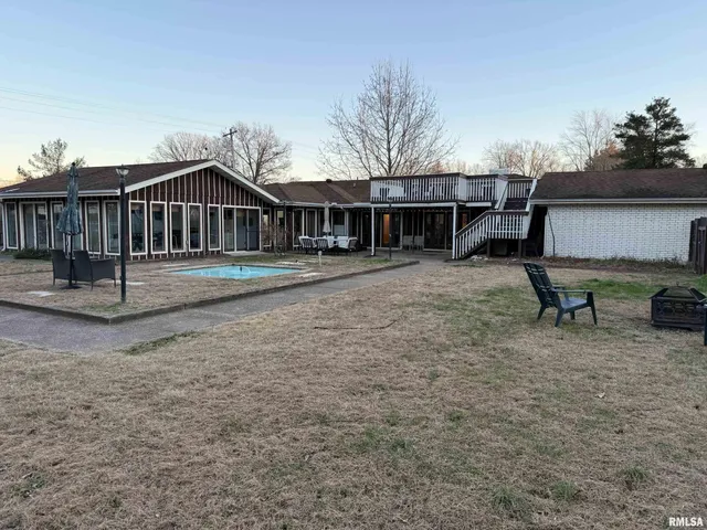 $298,000 | 2 Pinewood Drive, Carbondale, IL 62901