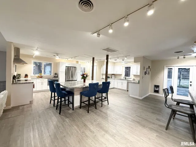 $298,000 | 2 Pinewood Drive, Carbondale, IL 62901