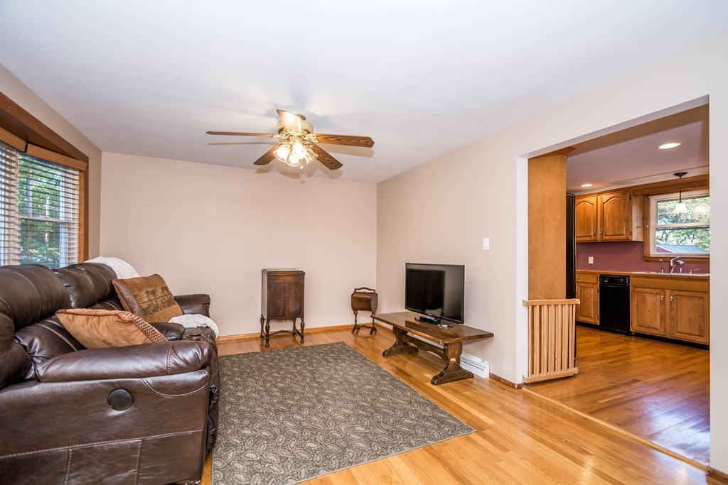 84 Bellflower Road Billerica, MA 01821 - Photo 4 of 28