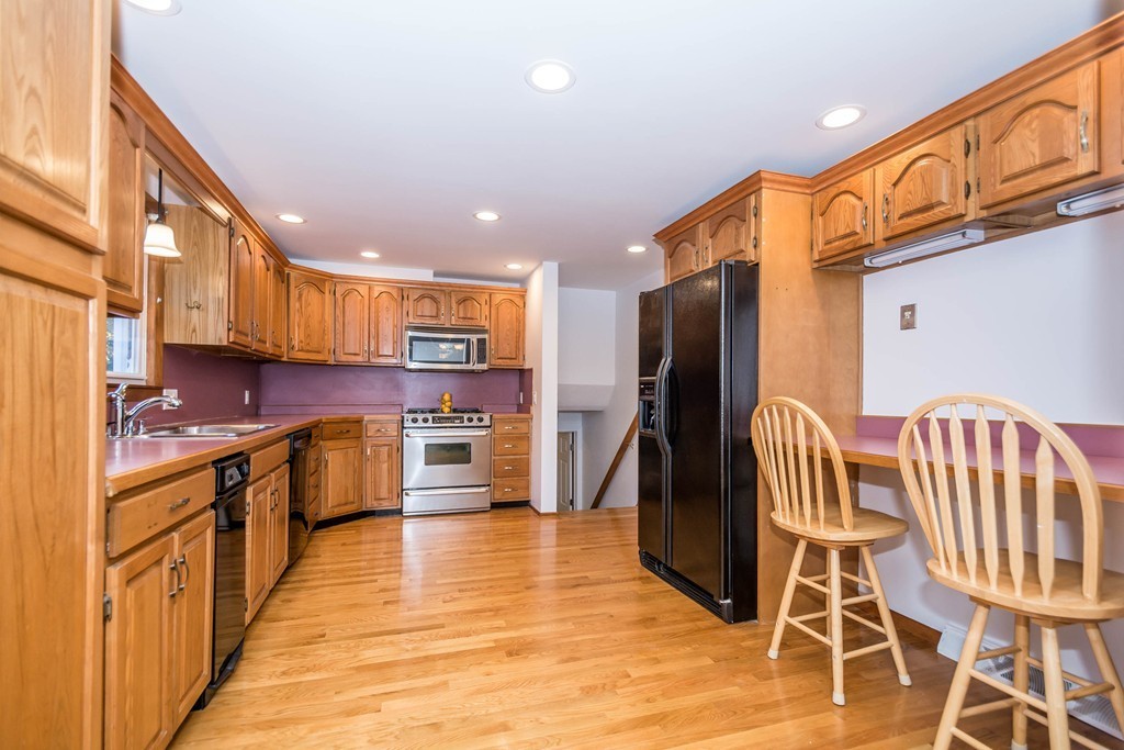 84 Bellflower Road Billerica, MA 01821 - Photo 6 of 28