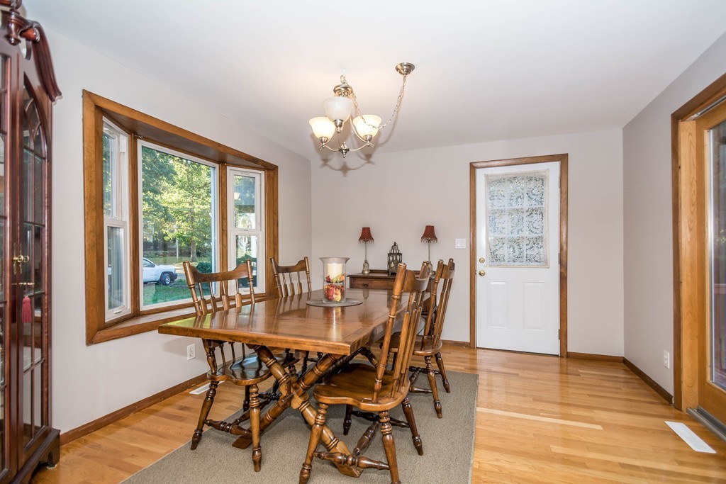 84 Bellflower Road Billerica, MA 01821 - Photo 8 of 28