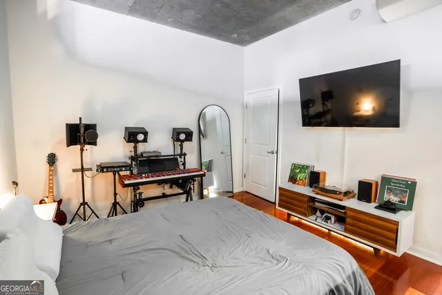 $250,000 | 400 West Peachtree Street Northwest, Unit 2810, Atlanta, GA 30308