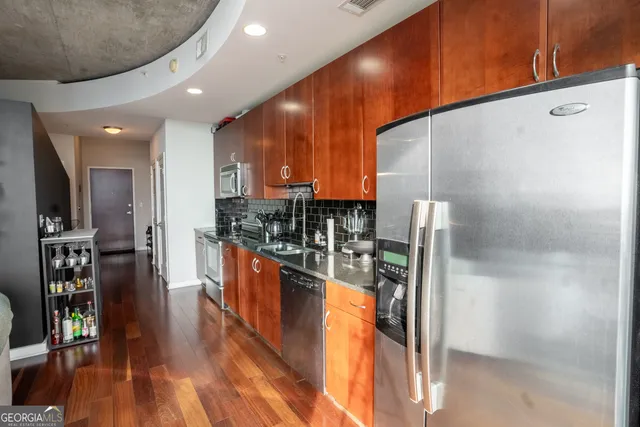 $250,000 | 400 West Peachtree Street Northwest, Unit 2810, Atlanta, GA 30308