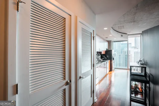 $250,000 | 400 West Peachtree Street Northwest, Unit 2810, Atlanta, GA 30308
