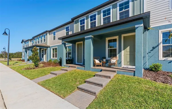 $349,999 | 636 Emerald Grv Drive, Apopka, FL 32703