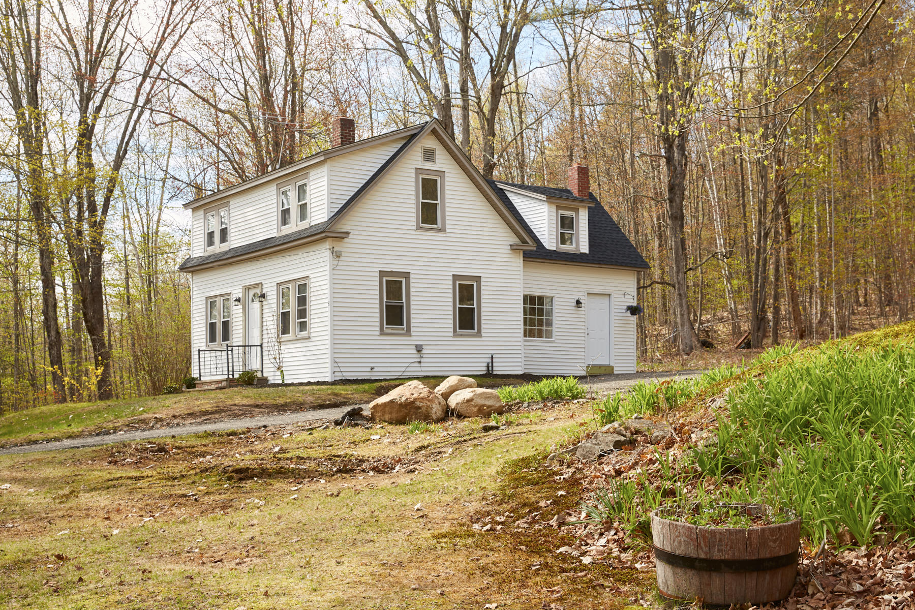81 Falmouth Road Windham, ME 04062 - Photo 2 of 25 81FalmouthRd-04