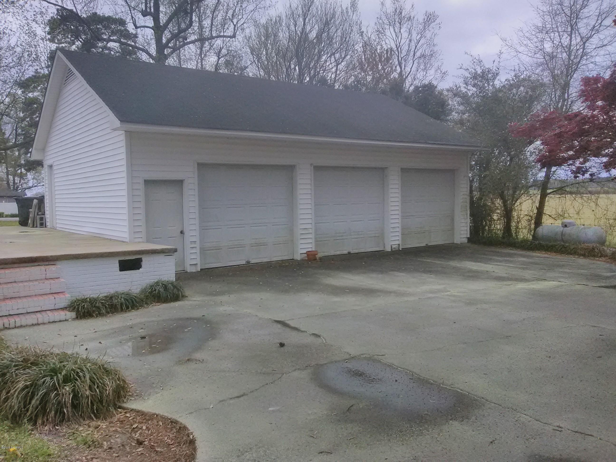 1710 Hardee Road Kinston, NC 28504 - Photo 3 of 12 IMG_20190331_143513