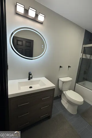 a bathroom with a bathtub