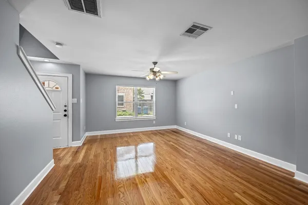 $1,850 | 5951 S Loop East, Unit 50, Houston, TX 77033