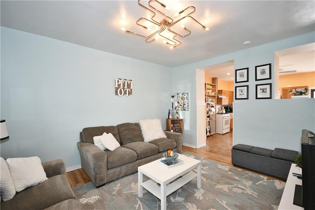 3633 Childs Street Pittsburgh, PA 15213 - Photo 3 of 25