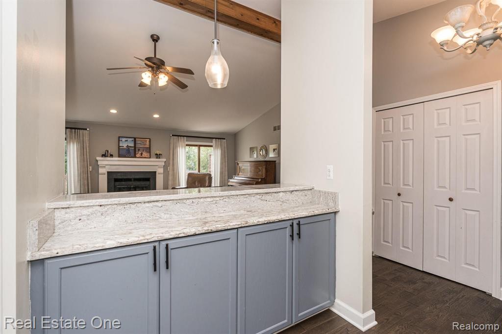 2033 Avonstoke Road Rochester Hills, MI 48307 - Photo 8 of 30