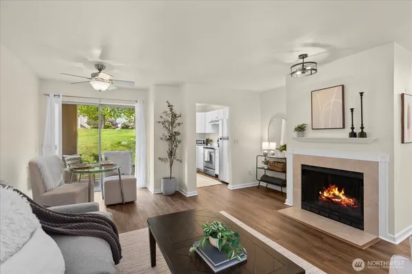 $318,000 | 5300 Harbour Pointe Boulevard, Unit 305J, Mukilteo, WA 98275