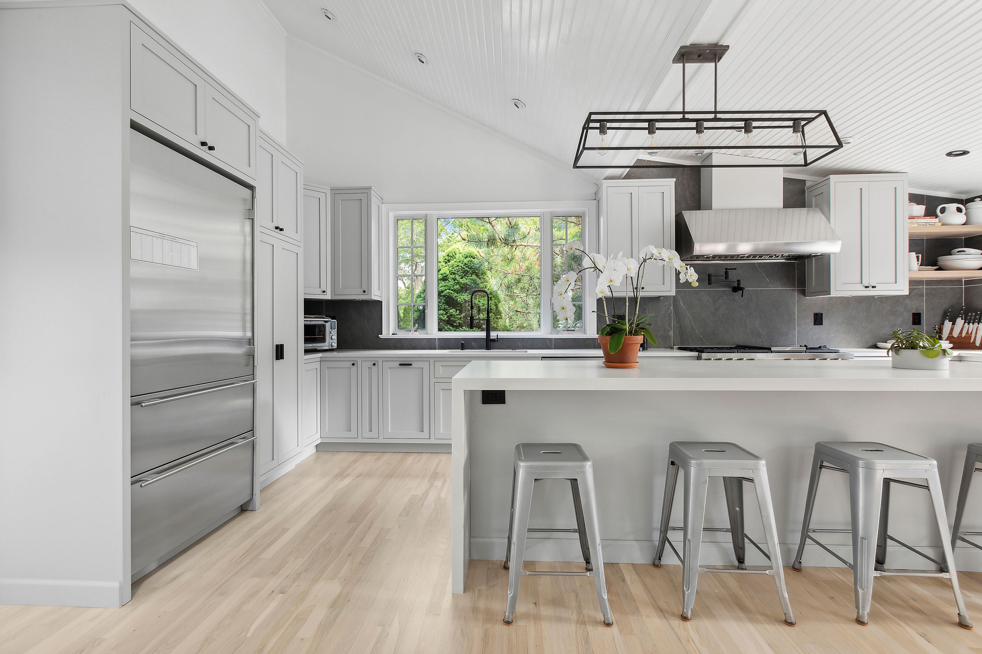 110 Merchants Path Wainscott, NY 11963 - Photo 6 of 24