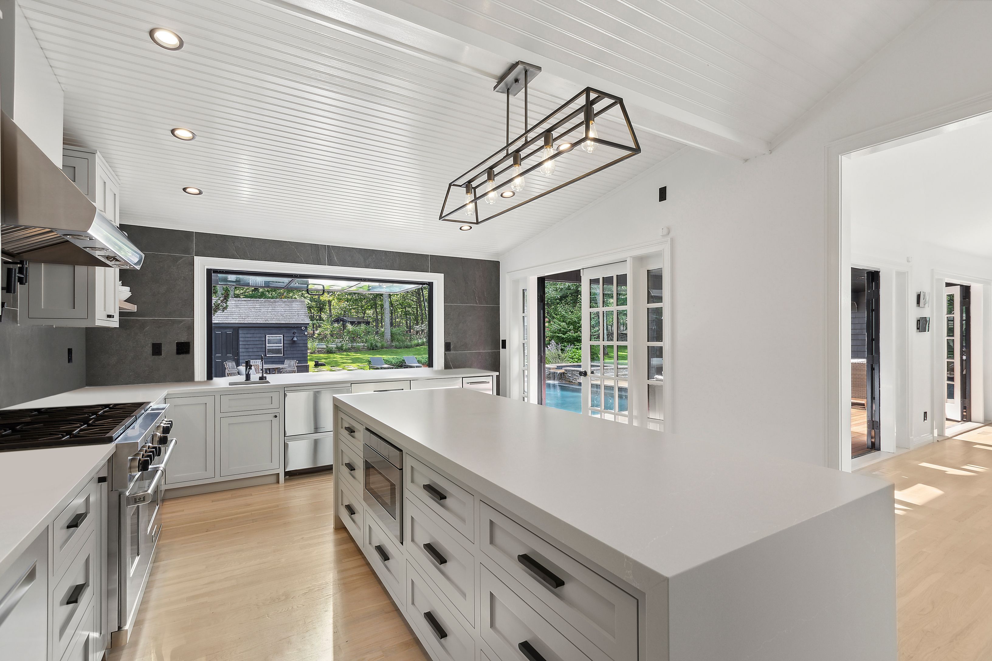 110 Merchants Path Wainscott, NY 11963 - Photo 7 of 24