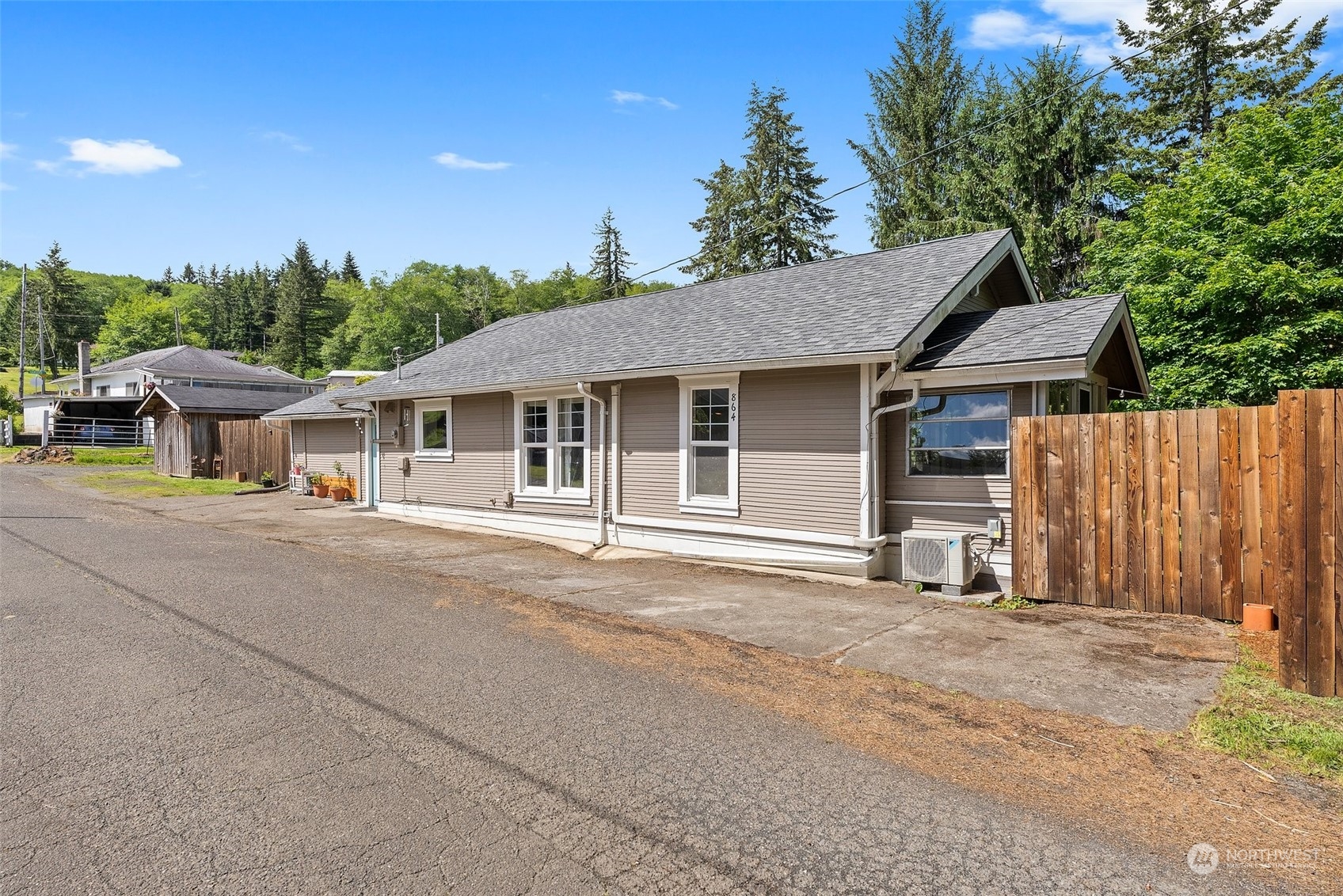 864 Mueller Street Raymond, WA 98577 - Photo 1 of 18 Gallery Image 1