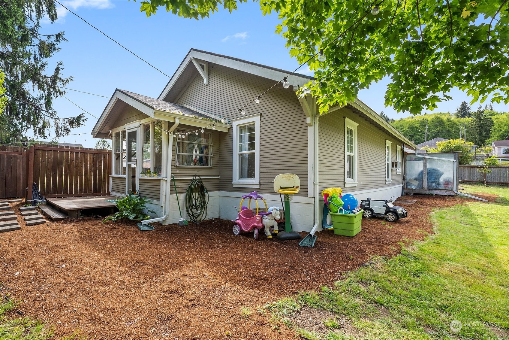 864 Mueller Street Raymond, WA 98577 - Photo 13 of 18 Gallery Image 13