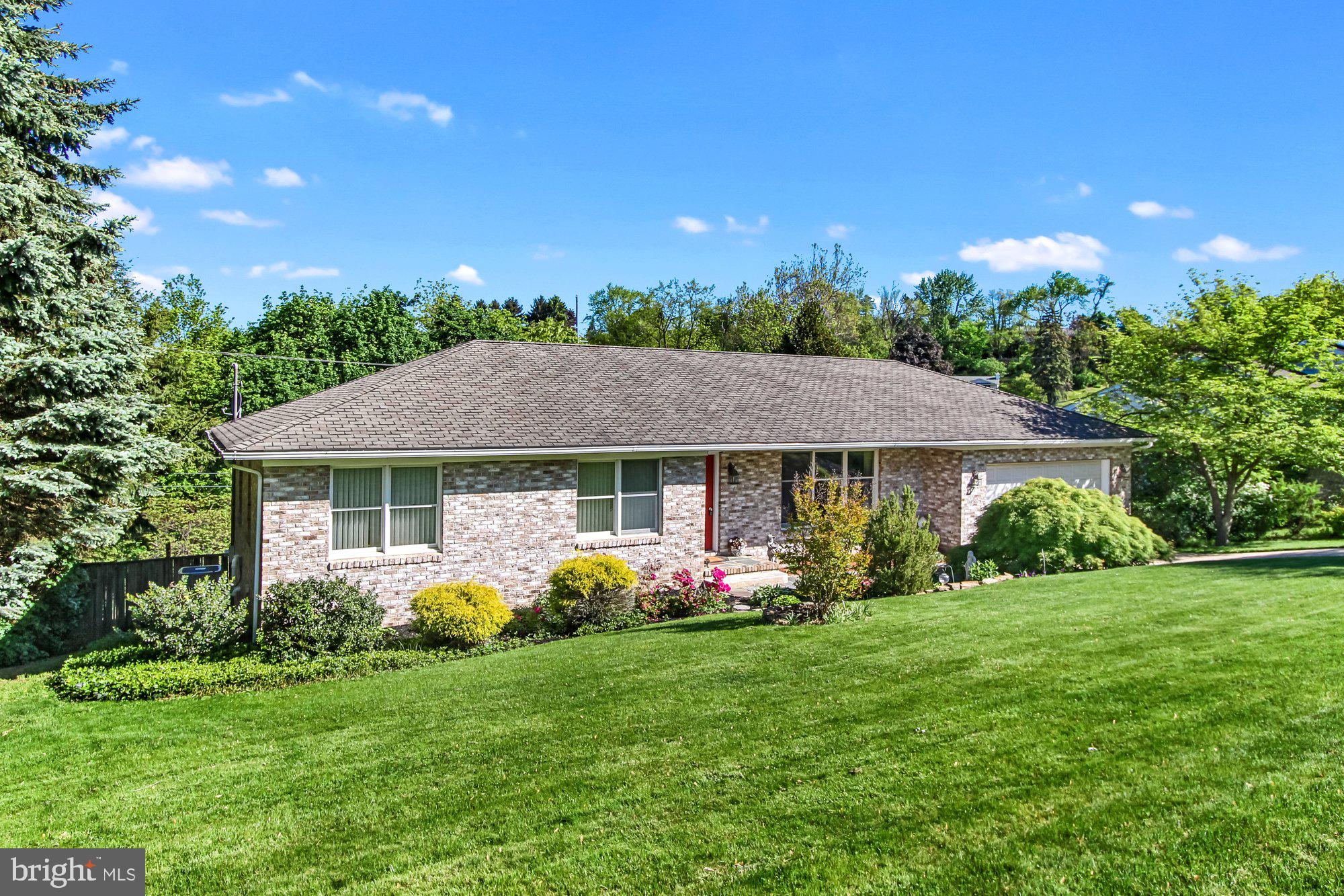333 Greendale Road York, PA 17403 - Photo 1 of 31