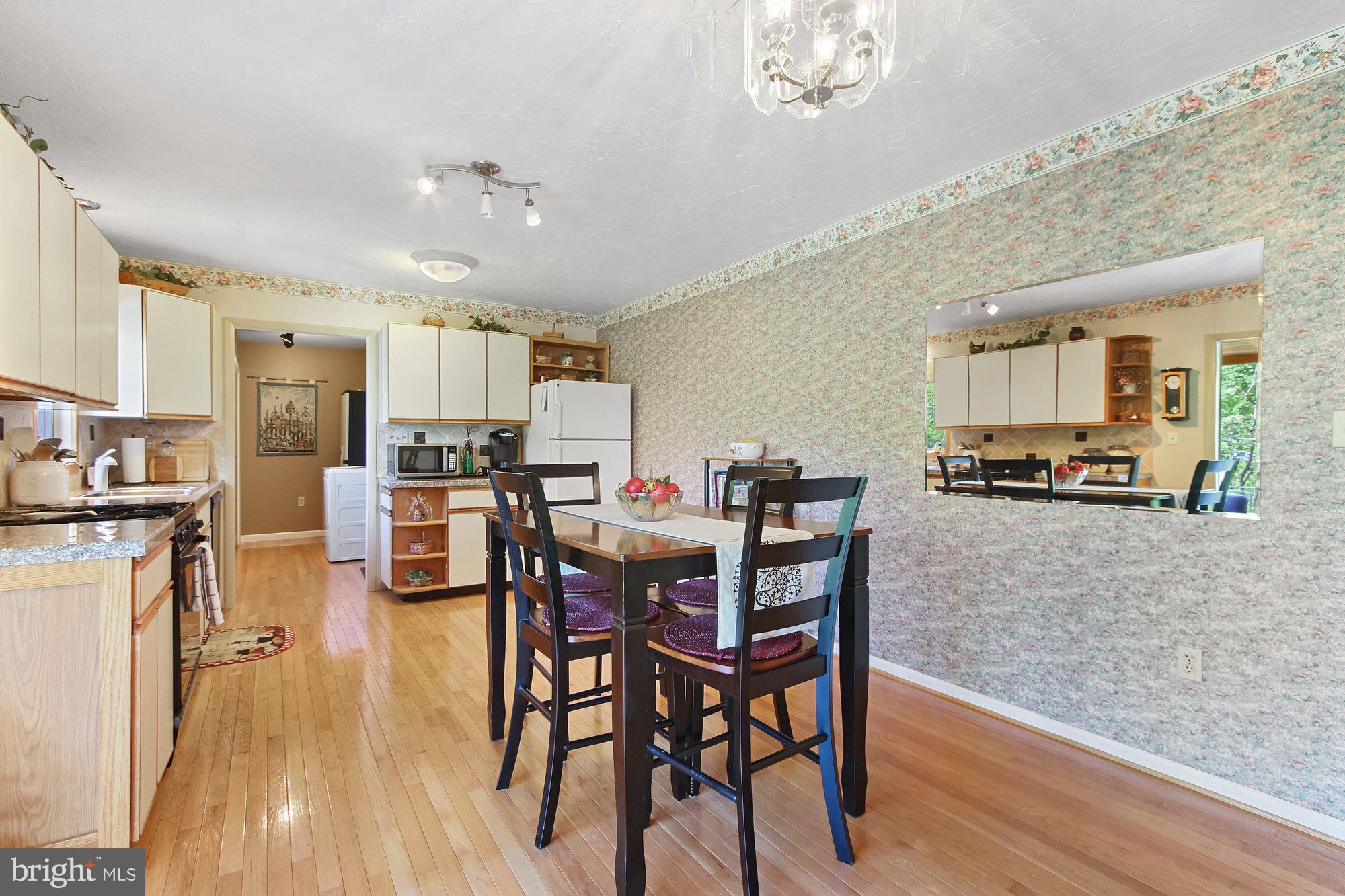 333 Greendale Road York, PA 17403 - Photo 7 of 31